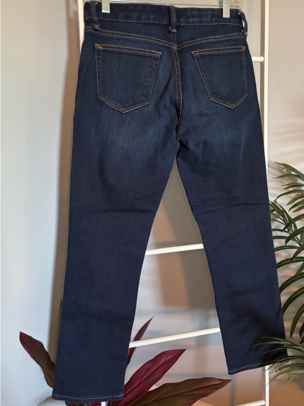 GAP 1969 Women Straight Leg Jeans in Dark Wash - Picture 9 of 16